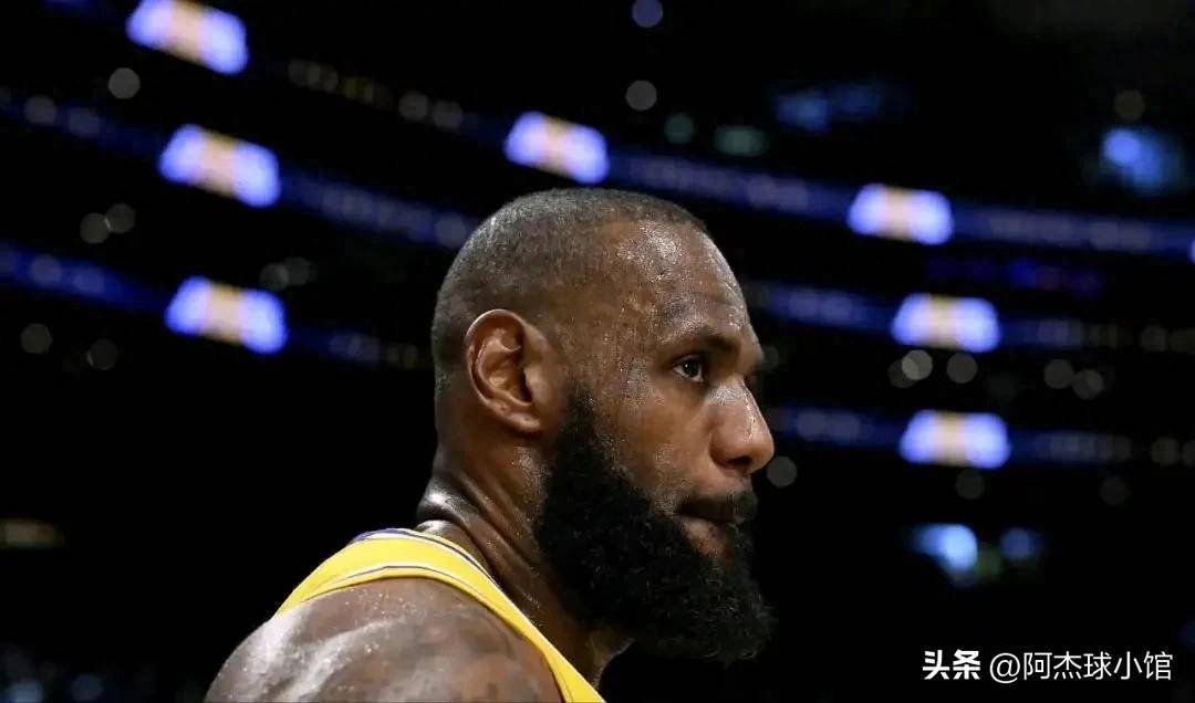 九游app-反败为胜首场状态出色，湖人观众沸腾！，詹姆斯重返赛场气势如虹延续的简单介绍-九游app